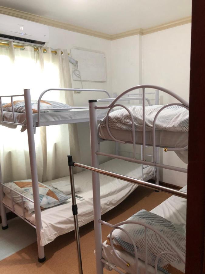 The Mansion - Backpackers Near Airport Lägenhet Manila Exteriör bild