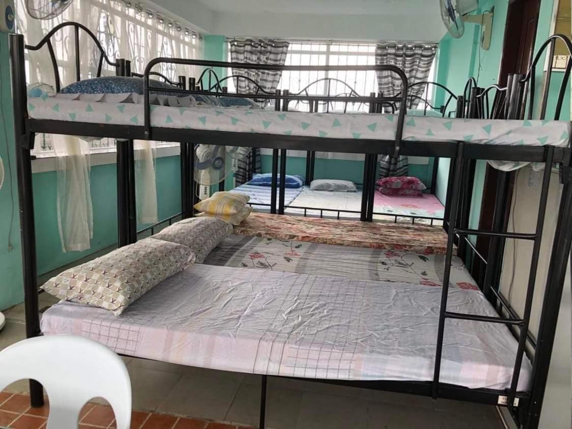 The Mansion - Backpackers Near Airport Lägenhet Manila Exteriör bild