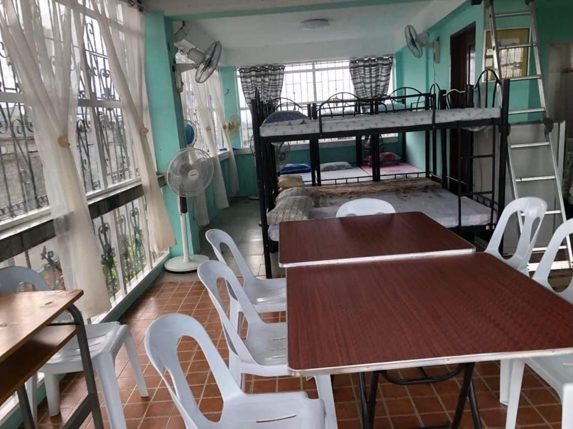 The Mansion - Backpackers Near Airport Lägenhet Manila Exteriör bild