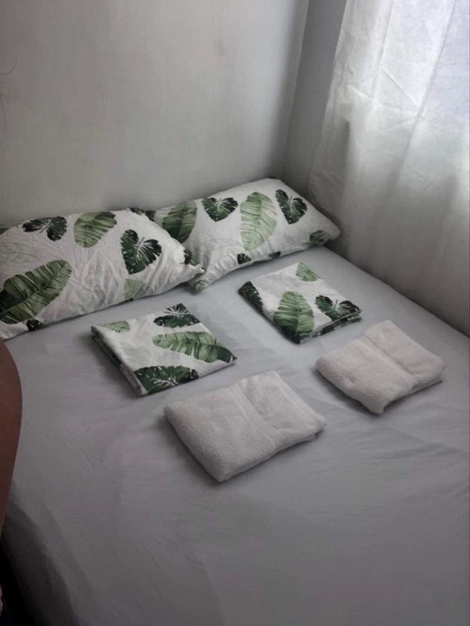 The Mansion - Backpackers Near Airport Lägenhet Manila Exteriör bild