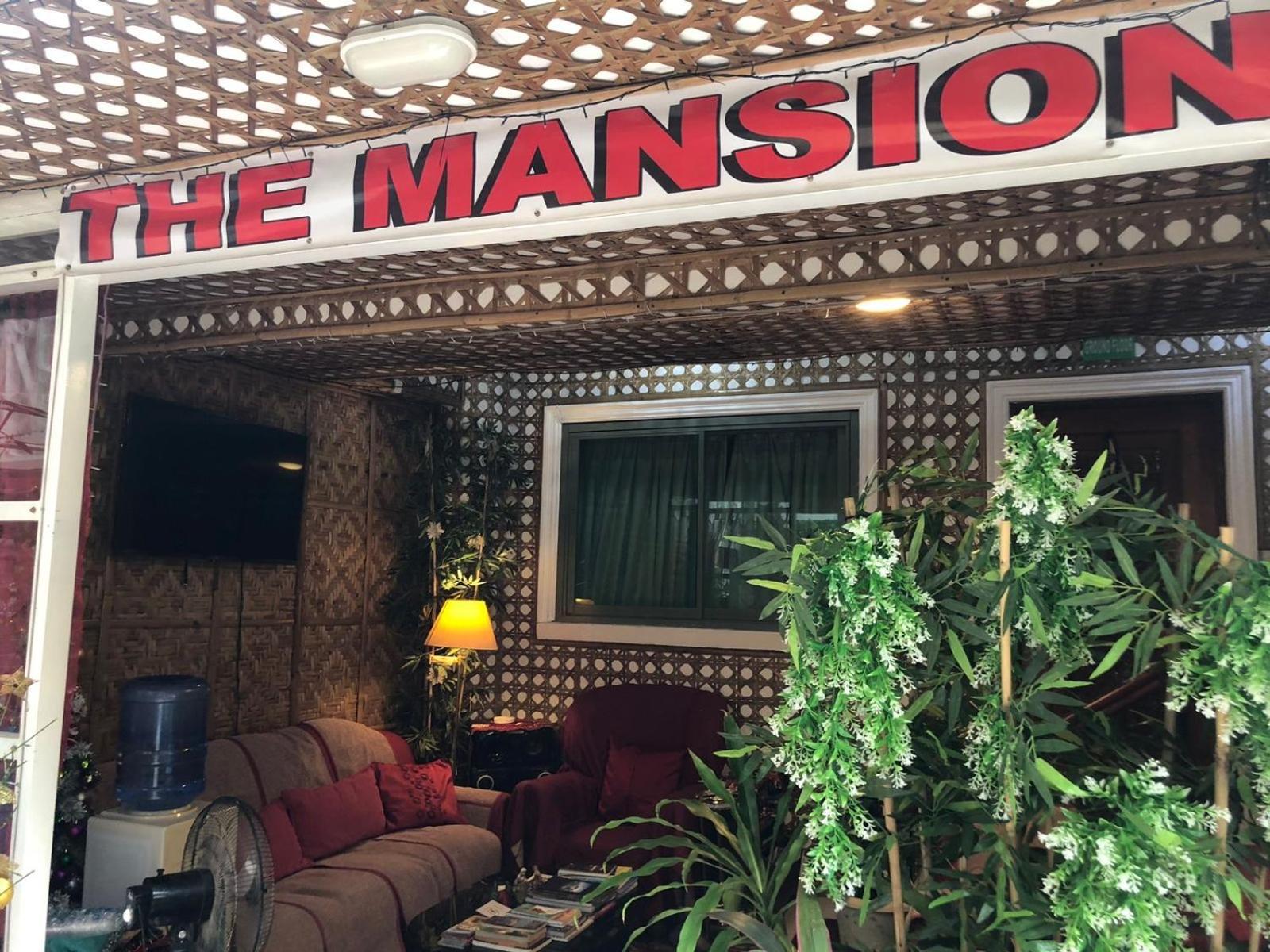 The Mansion - Backpackers Near Airport Lägenhet Manila Exteriör bild